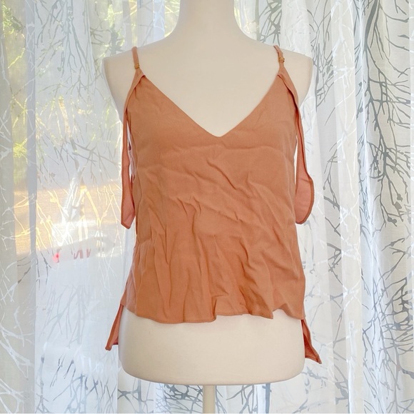 Reformation light pink v-neck hanging arm strap sleeveless tank top blouse - Picture 3 of 10